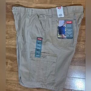 Mens Plus Wrangler Cargo Shorts Size 42 NEW
